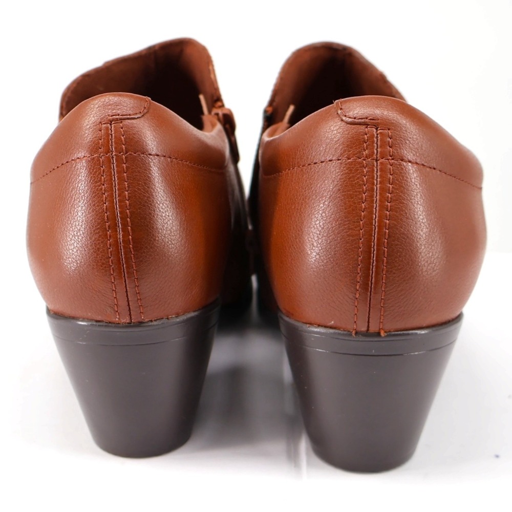 Clarks Emily2 Reyna Tan Leather Ankle Booties 12W Wide Comfort Low Heel NIB - Picture 3 of 9